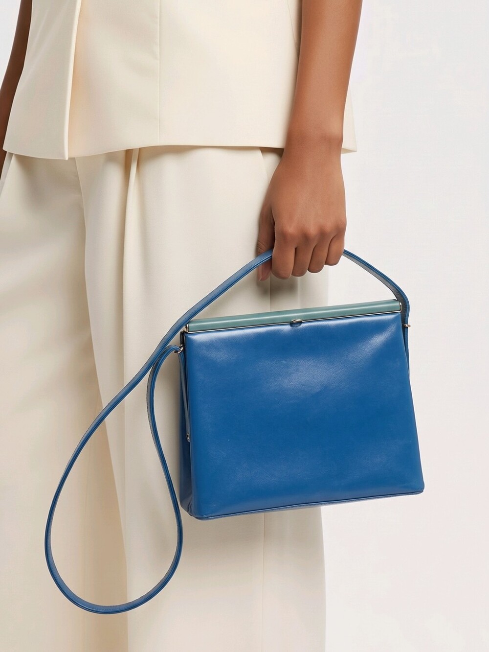 Leon Of California Vintage Bright Blue 60's Handbag.